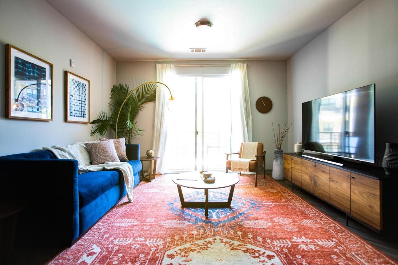 شقة غرينفيل  في Black Swan - Heart Of Downtown - Midcentury With Patio المظهر الخارجي الصورة